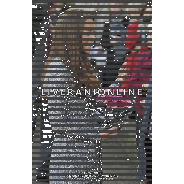 Duchess Of Cambridge leaving Hope House after her visit, Clapham, London 19th February 2013 picture by Marc Larkin/Photoshot ©PHOTOSHOT/AGENZIA ALDO LIVERANI SAS - ITALY ONLY - REALI INGLESI: Kate Middleton (incinta - gravidanza)Duchessa di Cambridge in visita alla casa della speranza a Clapham, Londra Inghilterra 19 febbraio 2013