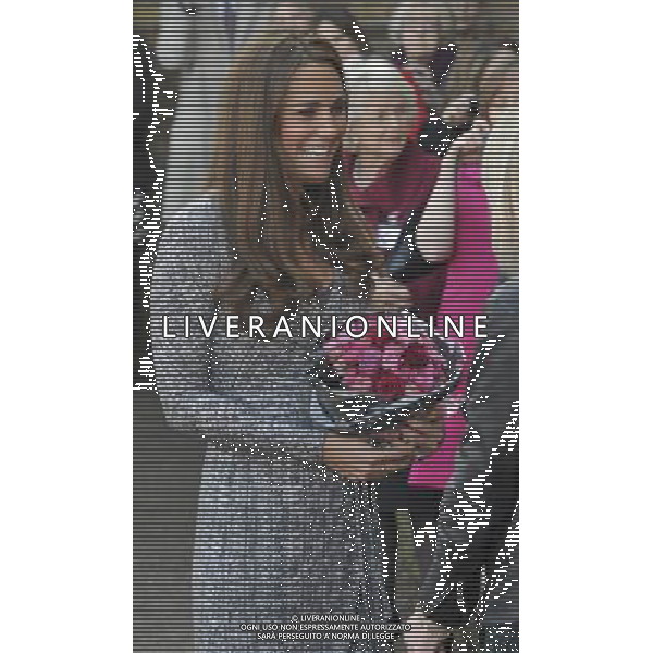 Duchess Of Cambridge leaving Hope House after her visit, Clapham, London 19th February 2013 picture by Marc Larkin/Photoshot ©PHOTOSHOT/AGENZIA ALDO LIVERANI SAS - ITALY ONLY - REALI INGLESI: Kate Middleton (incinta - gravidanza)Duchessa di Cambridge in visita alla casa della speranza a Clapham, Londra Inghilterra 19 febbraio 2013