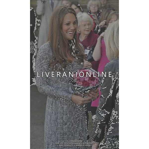 Duchess Of Cambridge leaving Hope House after her visit, Clapham, London 19th February 2013 picture by Marc Larkin/Photoshot ©PHOTOSHOT/AGENZIA ALDO LIVERANI SAS - ITALY ONLY - REALI INGLESI: Kate Middleton (incinta - gravidanza)Duchessa di Cambridge in visita alla casa della speranza a Clapham, Londra Inghilterra 19 febbraio 2013
