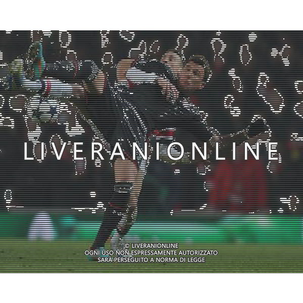 LAURENT KOSCIELNY \' MARIO MANDZUKIC ARSENAL V BAYERN MUNICH ARSENAL V BAYERN MUNICH. UEFA CHAMPIONS LEAGUE EMIRATES STADIUM, LONDON, ENGLAND, UK 19 February 2013 GAQ65996 WARNING! This Photograph May Only Be Used For Newspaper And/Or Magazine Editorial Purposes. May Not Be Used For Publications Involving 1 player, 1 Club Or 1 Competition Without Written Authorisation From Football DataCo Ltd. For Any Queries, Please Contact Football DataCo Ltd on +44 (0) 207 864 9121 AG ALDO LIVERANI S A S ONLY ITALY