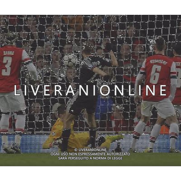 Emirates Stadium Arsenal v Bayern (1-3) Munich Champions League first Wojciech Szczesny (Arsenal) fumbles and can\'t stop Thomas Muller scoring second goal Photo: Roger Parker Fotosports International AG ALDO LIVERANI S A S ONLY ITALY