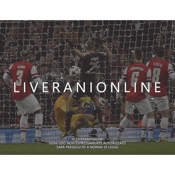 Emirates Stadium Arsenal v Bayern Munich Champions League first Thomas Muller (Bayern Munich) beats Wojciech Szczesny (Arsenal) to score second goal Photo: Roger Parker Fotosports International AG ALDO LIVERANI S A S ONLY ITALY