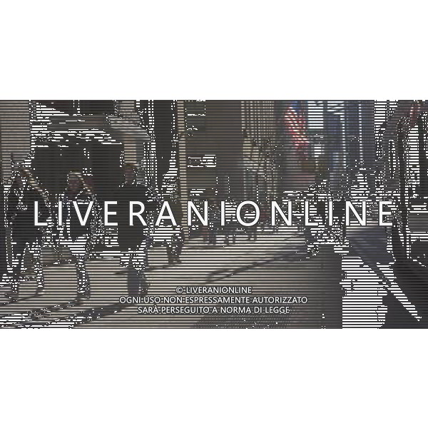 Pedestrians on Sixth Avenue in Midtown Manhattan in New York on Monday, February 18, 2013. (å Richard B. Levine) ©photoshot/AGENZIA ALDO LIVERANI SAS - ITALY ONLY - Veduta della citta\' di New York