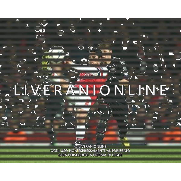 Arsenal\'s Mikel Arteta and Bayern Munich\'s Bastian Schweinsteiger Football - UEFA Champions League - round of 16 - First Leg - Arsenal London v Bayern Munich - 19th February 2013 - Emirates Stadium - London - UK Foto: Michal Zemanek / dla Newspix.pl --- Newspix.pl AG ALDO LIVERANI S A S ONLY ITALY *** Local Caption *** www.newspix.pl mail us: info@newspix.pl call us: 0048 022 23 22 222 --- Polish Picture Agency by Ringier Axel Springer Poland