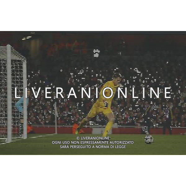 Arsenal\'s Wojciech Szczesny Football - UEFA Champions League - round of 16 - First Leg - Arsenal London v Bayern Munich - 19th February 2013 - Emirates Stadium - London - UK Foto: Michal Zemanek / dla Newspix.pl LIGA MISTRZOW SEZON 2012/2013 PILKA NOZNA ARSENAL LONDYN vs BAYERN MONACHIUM --- Newspix.pl AG ALDO LIVERANI S A S ONLY ITALY *** Local Caption *** www.newspix.pl mail us: info@newspix.pl call us: 0048 022 23 22 222 --- Polish Picture Agency by Ringier Axel Springer Poland