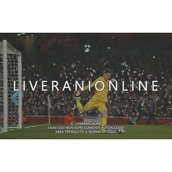 Arsenal\'s Wojciech Szczesny Football - UEFA Champions League - round of 16 - First Leg - Arsenal London v Bayern Munich - 19th February 2013 - Emirates Stadium - London - UK Foto: Michal Zemanek / dla Newspix.pl LIGA MISTRZOW SEZON 2012/2013 PILKA NOZNA ARSENAL LONDYN vs BAYERN MONACHIUM --- Newspix.pl AG ALDO LIVERANI S A S ONLY ITALY *** Local Caption *** www.newspix.pl mail us: info@newspix.pl call us: 0048 022 23 22 222 --- Polish Picture Agency by Ringier Axel Springer Poland