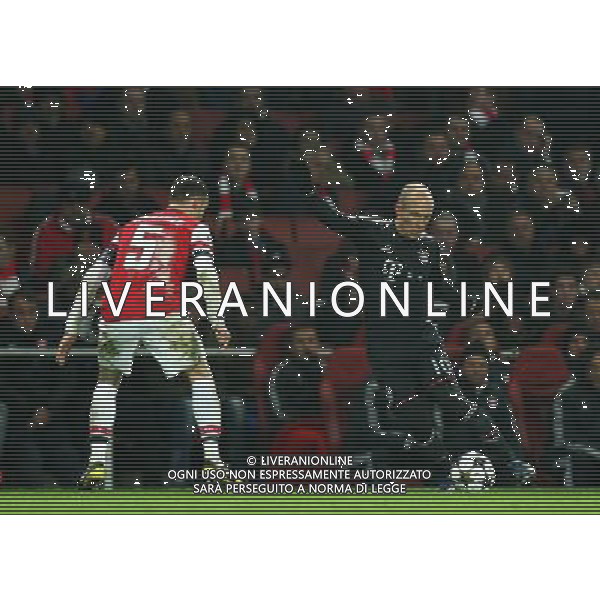 Arsenal\'s Thomas Vermaelen and Bayern Munich\'s Arjen Robben Football - UEFA Champions League - round of 16 - First Leg - Arsenal London v Bayern Munich - 19th February 2013 - Emirates Stadium - London - UK Foto: Michal Zemanek / dla Newspix.pl LIGA MISTRZOW SEZON 2012/2013 PILKA NOZNA ARSENAL LONDYN vs BAYERN MONACHIUM --- Newspix.pl AG ALDO LIVERANI S A S ONLY ITALY *** Local Caption *** www.newspix.pl mail us: info@newspix.pl call us: 0048 022 23 22 222 --- Polish Picture Agency by Ringier Axel Springer Poland