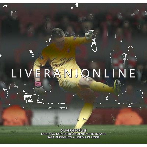 Arsenal\'s Wojciech Szczesny Football - UEFA Champions League - round of 16 - First Leg - Arsenal London v Bayern Munich - 19th February 2013 - Emirates Stadium - London - UK Foto: Michal Zemanek / dla Newspix.pl LIGA MISTRZOW SEZON 2012/2013 PILKA NOZNA ARSENAL LONDYN vs BAYERN MONACHIUM --- Newspix.pl AG ALDO LIVERANI S A S ONLY ITALY *** Local Caption *** www.newspix.pl mail us: info@newspix.pl call us: 0048 022 23 22 222 --- Polish Picture Agency by Ringier Axel Springer Poland
