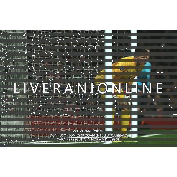 Arsenal\'s Wojciech Szczesny Football - UEFA Champions League - round of 16 - First Leg - Arsenal London v Bayern Munich - 19th February 2013 - Emirates Stadium - London - UK Foto: Michal Zemanek / dla Newspix.pl LIGA MISTRZOW SEZON 2012/2013 PILKA NOZNA ARSENAL LONDYN vs BAYERN MONACHIUM --- Newspix.pl AG ALDO LIVERANI S A S ONLY ITALY *** Local Caption *** www.newspix.pl mail us: info@newspix.pl call us: 0048 022 23 22 222 --- Polish Picture Agency by Ringier Axel Springer Poland