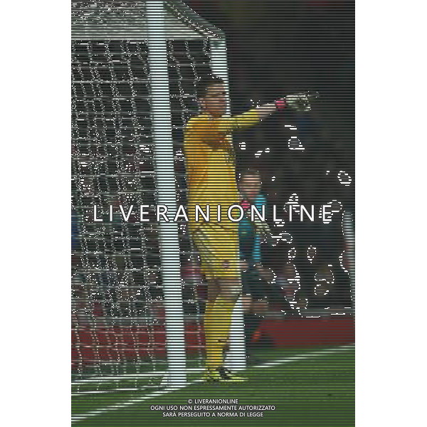 Arsenal\'s Wojciech Szczesny Football - UEFA Champions League - round of 16 - First Leg - Arsenal London v Bayern Munich - 19th February 2013 - Emirates Stadium - London - UK Foto: Michal Zemanek / dla Newspix.pl LIGA MISTRZOW SEZON 2012/2013 PILKA NOZNA ARSENAL LONDYN vs BAYERN MONACHIUM --- Newspix.pl AG ALDO LIVERANI S A S ONLY ITALY *** Local Caption *** www.newspix.pl mail us: info@newspix.pl call us: 0048 022 23 22 222 --- Polish Picture Agency by Ringier Axel Springer Poland