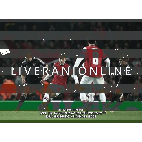 Bayern Munich\'s Javi Martinez and Arsenal\'s Aaron Ramsey Football - UEFA Champions League - round of 16 - First Leg - Arsenal London v Bayern Munich - 19th February 2013 - Emirates Stadium - London - UK Foto: Michal Zemanek / dla Newspix.pl LIGA MISTRZOW SEZON 2012/2013 PILKA NOZNA ARSENAL LONDYN vs BAYERN MONACHIUM --- Newspix.pl AG ALDO LIVERANI S A S ONLY ITALY *** Local Caption *** www.newspix.pl mail us: info@newspix.pl call us: 0048 022 23 22 222 --- Polish Picture Agency by Ringier Axel Springer Poland