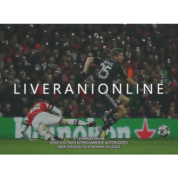 Arsenal\'s Aaron Ramsey and Bayern Munich\'s Thomas Muller Football - UEFA Champions League - round of 16 - First Leg - Arsenal London v Bayern Munich - 19th February 2013 - Emirates Stadium - London - UK Foto: Michal Zemanek / dla Newspix.pl LIGA MISTRZOW SEZON 2012/2013 PILKA NOZNA ARSENAL LONDYN vs BAYERN MONACHIUM --- Newspix.pl AG ALDO LIVERANI S A S ONLY ITALY *** Local Caption *** www.newspix.pl mail us: info@newspix.pl call us: 0048 022 23 22 222 --- Polish Picture Agency by Ringier Axel Springer Poland