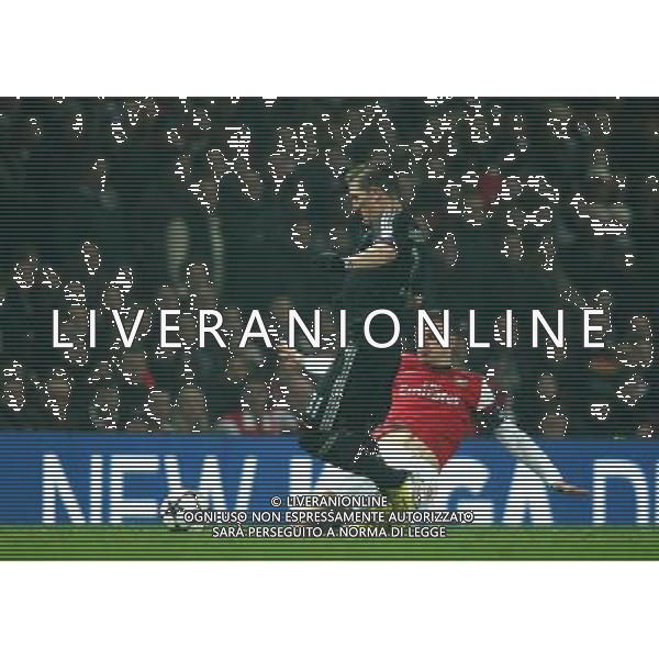 Arsenal\'s Thomas Vermaelen and Bayern Munich\'s Bastian Schweinsteiger Football - UEFA Champions League - round of 16 - First Leg - Arsenal London v Bayern Munich - 19th February 2013 - Emirates Stadium - London - UK Foto: Michal Zemanek / dla Newspix.pl LIGA MISTRZOW SEZON 2012/2013 PILKA NOZNA ARSENAL LONDYN vs BAYERN MONACHIUM --- Newspix.pl AG ALDO LIVERANI S A S ONLY ITALY *** Local Caption *** www.newspix.pl mail us: info@newspix.pl call us: 0048 022 23 22 222 --- Polish Picture Agency by Ringier Axel Springer Poland