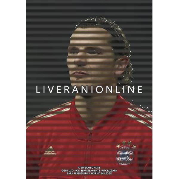 Bayern Munich\'s Daniel van Buyten Football - UEFA Champions League - round of 16 - First Leg - Arsenal London v Bayern Munich - 19th February 2013 - Emirates Stadium - London - UK Foto: Michal Zemanek / dla Newspix.pl LIGA MISTRZOW SEZON 2012/2013 PILKA NOZNA ARSENAL LONDYN vs BAYERN MONACHIUM --- Newspix.pl AG ALDO LIVERANI S A S ONLY ITALY *** Local Caption *** www.newspix.pl mail us: info@newspix.pl call us: 0048 022 23 22 222 --- Polish Picture Agency by Ringier Axel Springer Poland