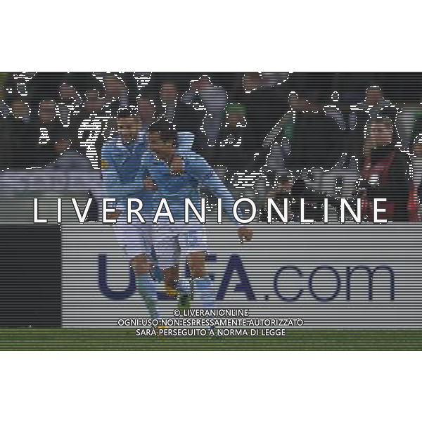 Roma - 21/02/2012 - Stadio Olimpico - Uefa Europa League 2012/2013 - Sedicesimi di finale ritorno - Lazio vs Borussia Monchengladbach - nella foto: alvaro gonzale e antonio candreva esulta dopo il 2 a 0 Â© Fabrizio Corradetti - Ag. Aldo Liverani sas