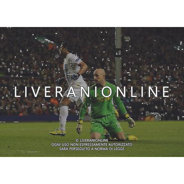 Hulk scores goal past Liverpool\'s Pepe Reina FC Zenit ST Petersburg 2012/13 Liverpool V FC Zenit ST Petersburg 21/02/13 UEFA Europa League Photo: Robin Parker Fotosports International AG ALDO LIVERANI S A S ONLY ITALY