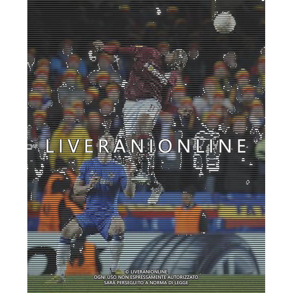 Stamford Bridge Chelsea v Sparta Prague (1-1, 2-1 agg) Europa League 21/02/13 Gary Cahill (Chelsea) Leony Kweuke (Sparta Prague) Photo: Roger Parker Fotosports International AG ALDO LIVERANI S A S ONLY ITALY