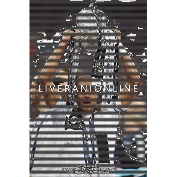 ASHLEY WILLIAMS WITH THE TROPHY BRADFORD CITY V SWANSEA CITY BRADFORD CITY V SWANSEA CITY CAPITAL ONE FOOTBALL LEAGUE CUP FINAL 2013 WEMBLEY STADIUM, LONDON, ENGLAND 24 February 2013 GAQ66106 CAPITAL ONE CUP FINAL 2013 WARNING! This Photograph May Only Be Used For Newspaper And/Or Magazine Editorial Purposes. May Not Be Used For Publications Involving 1 player, 1 Club Or 1 Competition Without Written Authorisation From Football DataCo Ltd. For Any Queries, Please Contact Football DataCo Ltd on +44 (0) 207 864 9121 ©photoshot/AGENZIA ALDO LIVERANI SAS - ITALY ONLY - EDITORIAL USE ONLY