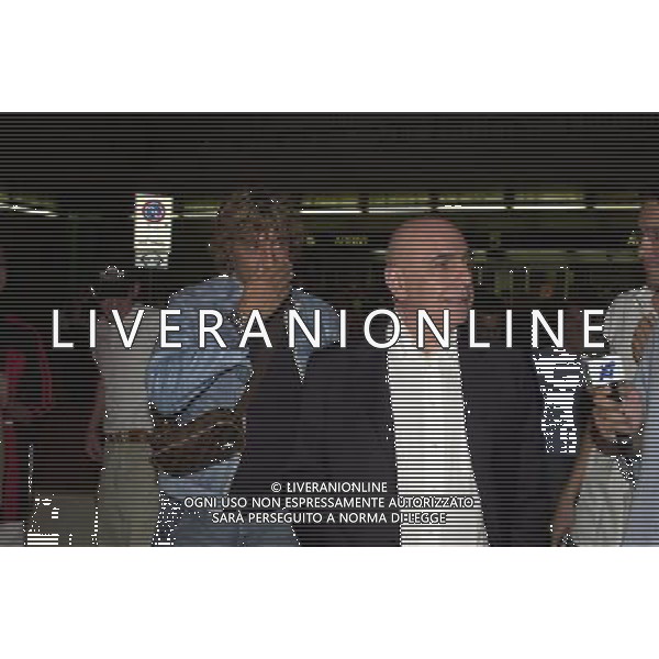 MILANO,14-07-04 DFP/FOTO GIORGIO RAVEZZANI LINATE: ARRIVO HERNAN CRESPO CON ADRIANO GALLIANI AG ALDO LIVERANI S A S