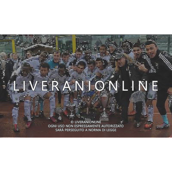 65 Torneo di Viareggio Finale Viareggio (LU) - 25.02.2013 Milan-Anderlecht Nella Foto:anderlecht con la coppa /Ph.Vitez-Ag. Aldo Liverani