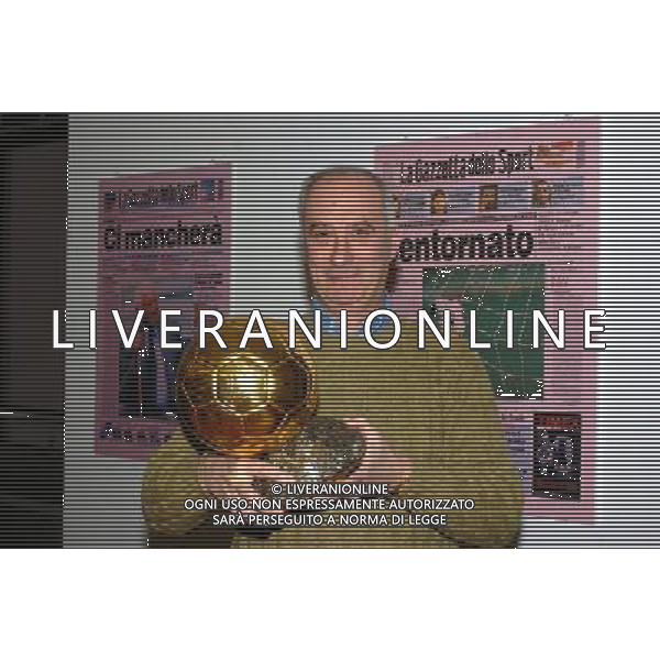 MILANO,16-12-04 DFP/FOTO GIORGIO RAVEZZANI PAVEL NEDVED - ANDRIY SHEVCHENKO IN GAZZETTA NELLA FOTO SERGIO GAVARDI CON PALLONE D\'ORO AG ALDO LIVERANI S A S
