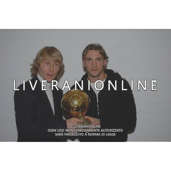 MILANO,16-12-04 DFP/FOTO GIORGIO RAVEZZANI PAVEL NEDVED - ANDRIY SHEVCHENKO IN GAZZETTA AG ALDO LIVERANI S A S