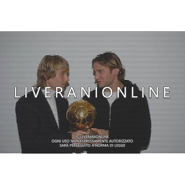 MILANO,16-12-04 DFP/FOTO GIORGIO RAVEZZANI PAVEL NEDVED - ANDRIY SHEVCHENKO IN GAZZETTA AG ALDO LIVERANI S A S