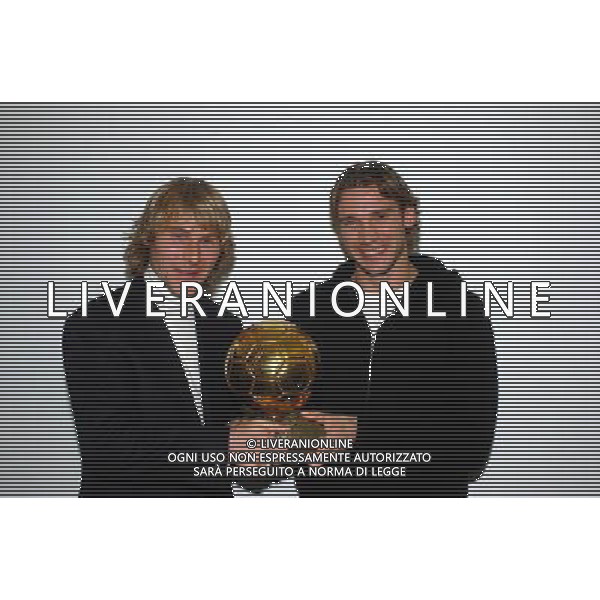 MILANO,16-12-04 DFP/FOTO GIORGIO RAVEZZANI PAVEL NEDVED - ANDRIY SHEVCHENKO IN GAZZETTA AG ALDO LIVERANI S A S