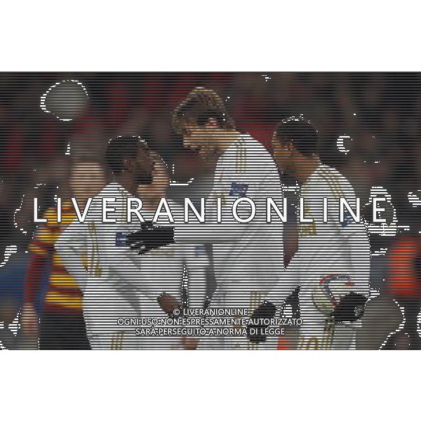 MICHU CALMS NATHAN DYER \' JONATHAN DE GUZMAN ARGUE OVER PENALTY BRADFORD CITY V SWANSEA CITY BRADFORD CITY V SWANSEA CITY CAPITAL ONE FOOTBALL LEAGUE CUP FINAL 2013 WEMBLEY STADIUM, LONDON, ENGLAND 24 February 2013 GAQ66094 CAPITAL ONE CUP FINAL 2013 WARNING! This Photograph May Only Be Used For Newspaper And/Or Magazine Editorial Purposes. May Not Be Used For Publications Involving 1 player, 1 Club Or 1 Competition Without Written Authorisation From Football DataCo Ltd. For Any Queries, Please Contact Football DataCo Ltd on +44 (0) 207 864 9121