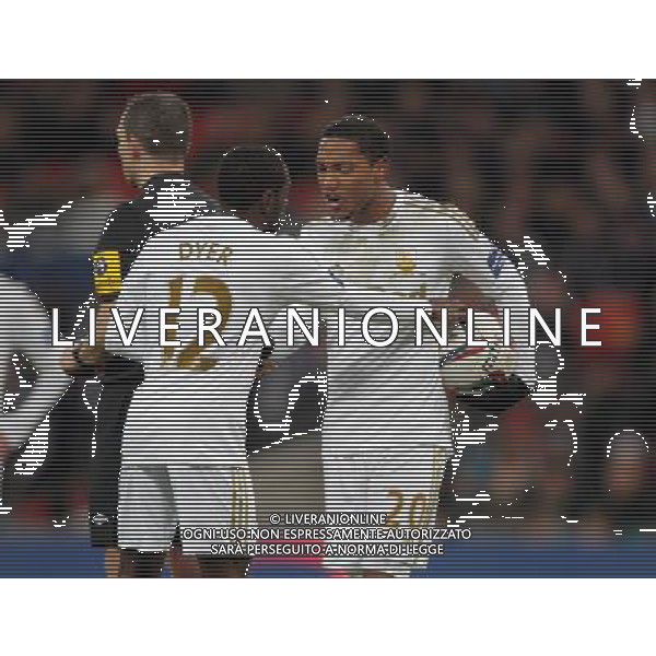 NATHAN DYER \' JONATHAN DE GUZMAN ARGUE OVER PENALTY BRADFORD CITY V SWANSEA CITY BRADFORD CITY V SWANSEA CITY CAPITAL ONE FOOTBALL LEAGUE CUP FINAL 2013 WEMBLEY STADIUM, LONDON, ENGLAND 24 February 2013 GAQ66093 CAPITAL ONE CUP FINAL 2013 WARNING! This Photograph May Only Be Used For Newspaper And/Or Magazine Editorial Purposes. May Not Be Used For Publications Involving 1 player, 1 Club Or 1 Competition Without Written Authorisation From Football DataCo Ltd. For Any Queries, Please Contact Football DataCo Ltd on +44 (0) 207 864 9121