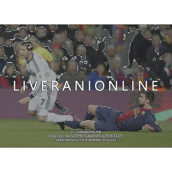 FC Barcelona\'s Gerard Pique (r) and Real Madrid\'s Cristiano Ronaldo during Copa del Rey - King\'s Cup semifinal second match.February 26,2013. (ALFAQUI/Acero) AG ALDO LVERANI S A S ONLY ITALY