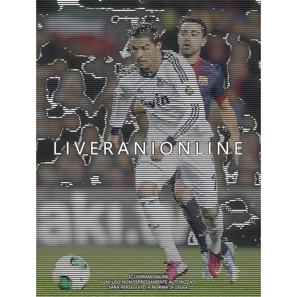 FC Barcelona\'s Xavi Hernandez (r) and Real Madrid\'s Cristiano Ronaldo during Copa del Rey - King\'s Cup semifinal second match.February 26,2013. (ALFAQUI/Acero) AG ALDO LVERANI S A S ONLY ITALY