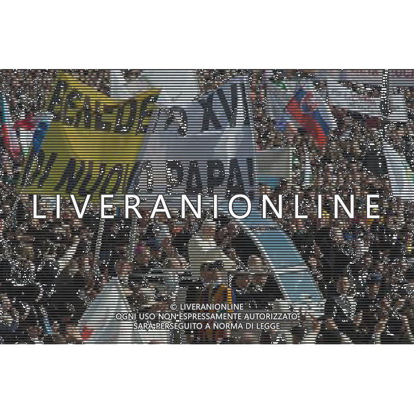 L\'Ultima Udienza Generale Pontificia presieduta da SuaSantita\' Papa Benedetto XVI a Piazza S.Pietro Citta\'Êdel Vaticano 27 febbraio 2013. ©Flavio Ianniello/AGENZIA ALDO LIVERANI SAS