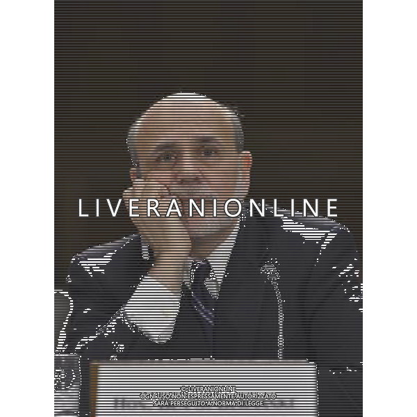 (130226) -- WASHINGTON D.C., Feb. 26, 2013 () -- U.S. Federal Reserve Chairman Ben Bernanke testifies on the central bank\'s Semiannual Monetary Policy Report before the Senate Banking, Housing and Urban Affairs committee on the Capitol Hill in Washington D.C., capital of the United States, Feb. 26, 2013. (/Zhang Jun) ©photoshot/AGENZIA ALDO LIVERANI SAS - ITALY ONLY - Audizione sulla relazione semestrale della banca centrale di politica monetaria prima del Senate Banking, Housing and Urban Affairs Committee su Capitol Hill a Washington DC, la capitale degli Stati Uniti, 26 febbraio 2013.