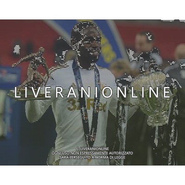 Swansea City\'s Nathan Dyer celebrates winning the Capitalone League cup Football - Capital One Cup Final - Bradford City v Swansea City - Sunday 24th February 2013 - Wembley National Stadium - Wembley - London © CameraSport - 43 Linden Ave. Countesthorpe. Leicester. England. LE8 5PG - Tel: +44 (0) 116 277 4147 - admin@camerasport.com - www.camerasport.com ©photoshot/AGENZIA ALDO LIVERANI SAS - ITALY ONLY - EDITORIAL USE ONLY