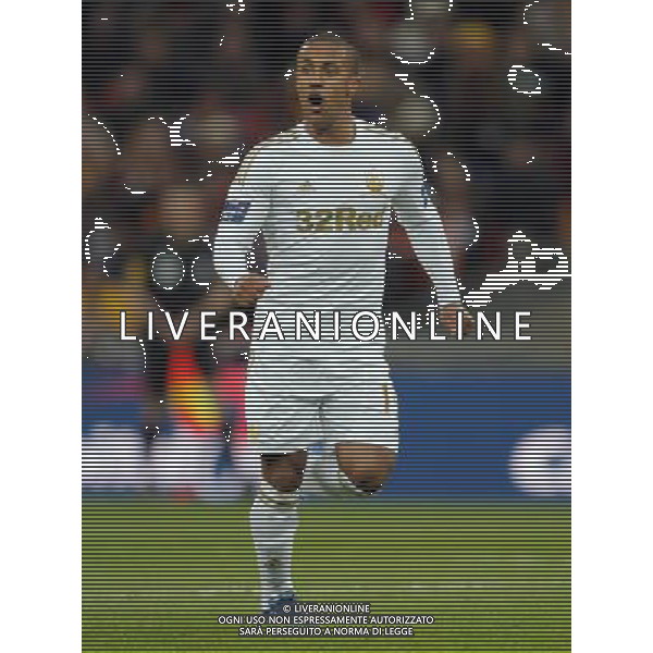 WAYNE ROUTLEDGE SWANSEA CITY FC BRADFORD CITY V SWANSEA CITY CAPITAL ONE FOOTBALL LEAGUE CUP FINAL 2013 WEMBLEY STADIUM, LONDON, ENGLAND 24 February 2013 GAQ66278 CAPITAL ONE CUP FINAL 2013 WARNING! This Photograph May Only Be Used For Newspaper And/Or Magazine Editorial Purposes. May Not Be Used For Publications Involving 1 player, 1 Club Or 1 Competition Without Written Authorisation From Football DataCo Ltd. For Any Queries, Please Contact Football DataCo Ltd on +44 (0) 207 864 9121 ©PHOTOSHOT/AGENZIA ALDO LIVERANI SAS - ITALY ONLY - EDITORIAL USE ONLY