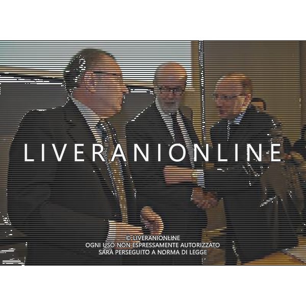 MILANO 1/3/2013 INTESA-SANPAOLO P.zza BELGIOIOSO \'ACCORDO INTESA SANPAOLO, PICCOLA INDUSTRIA E CONFINDUSTRIA, PER FACILITARE L\' ACCESSO E LA CONTINUITA\' DEL CREDITO\' NELLA FOTO GIORGIO SQUINZI, ENRICO CUCCHIANI E VINCENZO BOCCIA FOTO ROMANO/AG ALDO LIVERANI S.A.S.