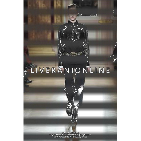 A model walks the runway during the Barbara Bui Fall/Winter 2013/14 Ready-to-Wear show as part of Paris Fashion Week on February 28, 2013 in Paris, France. ©Photoshot/AGENZIA ALDO LIVERANI SAS-ITALY ONLY - EDITORIAL USE ONLY