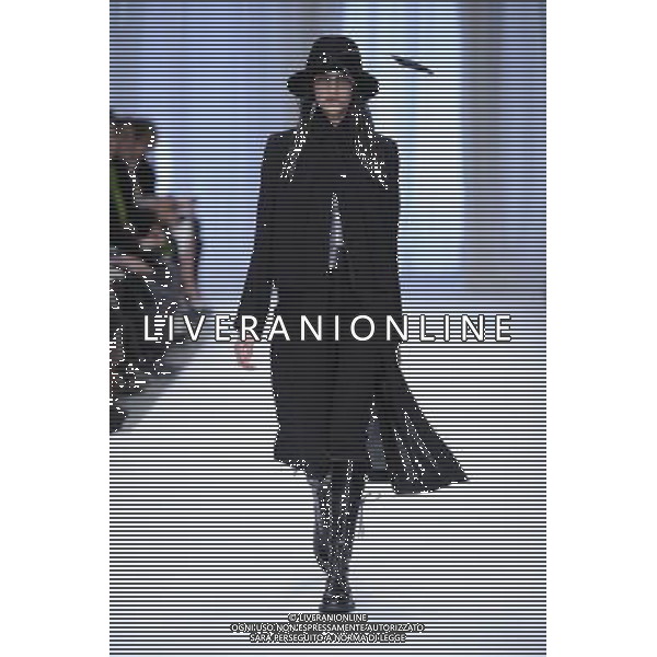 A model walks the runway during the Ann Demeulemeester Fall/Winter 2013-2014 ready-to-wear collection show, on February 28, 2013 in Paris. ©Photoshot/AGENZIA ALDO LIVERANI SAS-ITALY ONLY - EDITORIAL USE ONLY