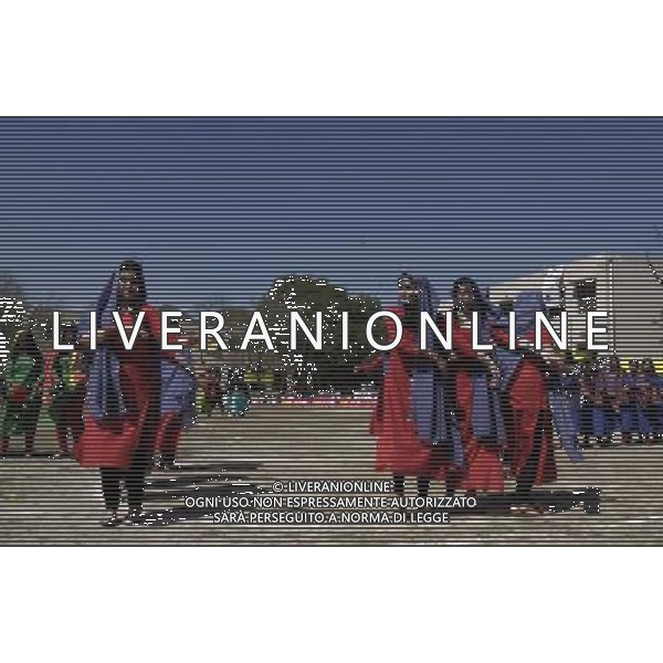 (130303) -- LAHORE, March 3, 2013 () -- Girls perform during the annual sports day of Govt. Girls College in eastern Pakistan\'s Lahore, March 3, 2013. (/Jamil Ahmed)(zhf) ©photoshot/AGENZIA ALDO LIVERANI SAS - ITALY ONLY - Ragazze pakistane si esibiscono durante la giornata annuale dello sport di Govt. Universitarie a Lahore orientale del Pakistan, 3 marzo 2013.