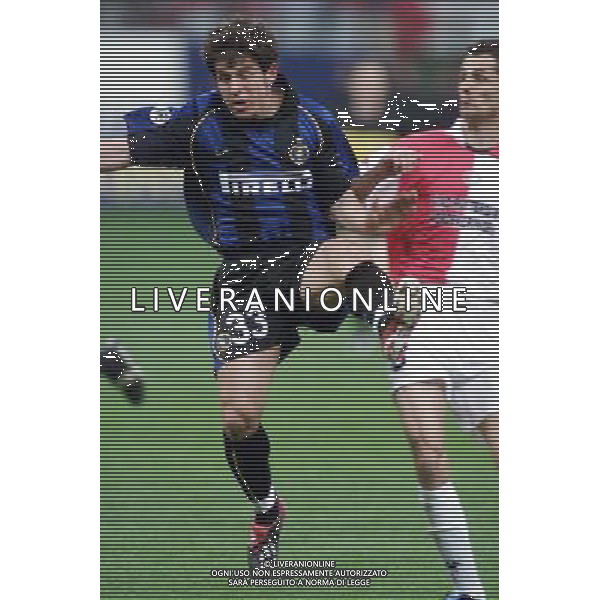 MILANO, 04-04-02 DFP/ MARCO LUSSOSO INTER-FEYENOORD (COPPA UEFA) NELLA FOTO: BELOZOGLU EMRE AG ALDO LIVERANI S A S