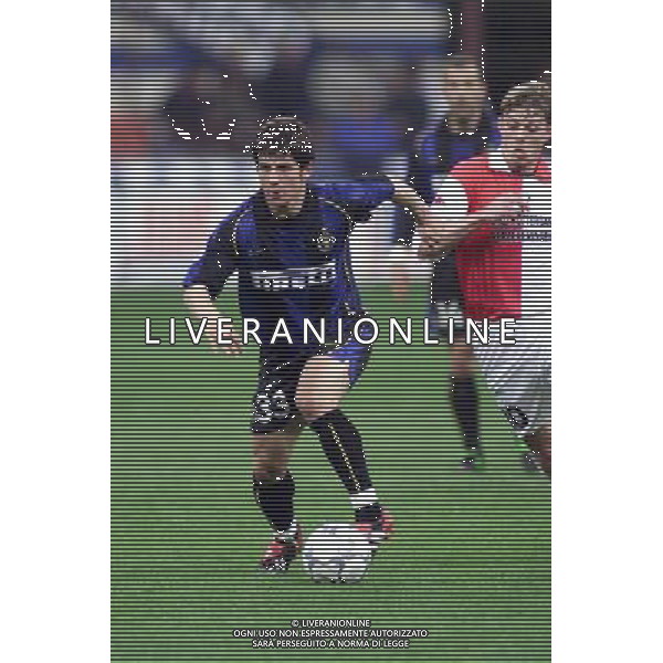 MILANO, 04-04-02 DFP/ MARCO LUSSOSO INTER-FEYENOORD (COPPA UEFA) NELLA FOTO: BELOZOGLU EMRE AG ALDO LIVERANI S A S