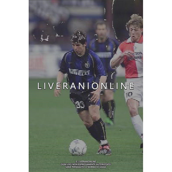 MILANO, 04-04-02 DFP/ MARCO LUSSOSO INTER-FEYENOORD (COPPA UEFA) NELLA FOTO: BELOZOGLU EMRE AG ALDO LIVERANI S A S