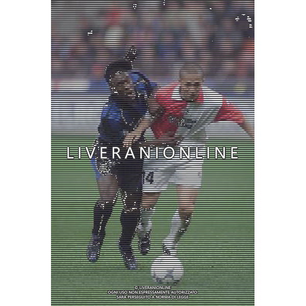 MILANO, 04-04-02 DFP/ MARCO LUSSOSO INTER-FEYENOORD (COPPA UEFA) NELLA FOTO: CLARENCE SEEDORF AG ALDO LIVERANI S A S