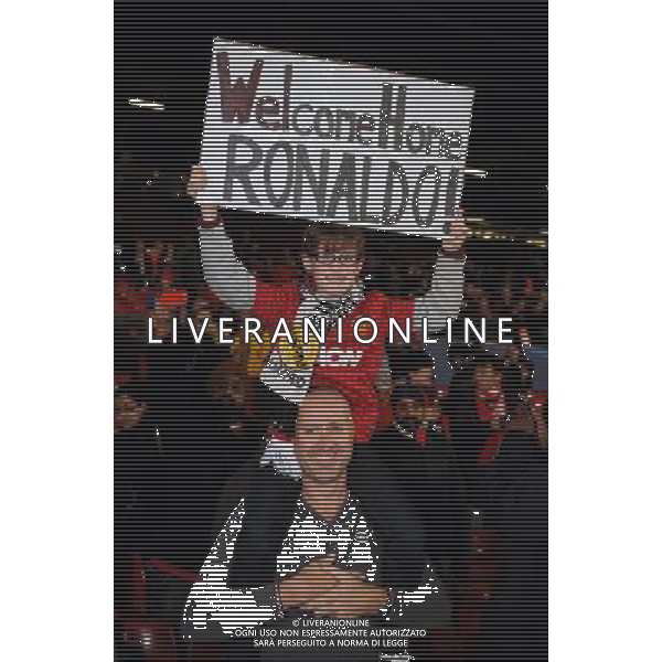 A Young Manchester United Fan 2012/13 Manchester United V Real Madrid (1-2) 05/03/13 UEFA Champions League Round of 16-Second Leg Photo: Robin Parker Fotosports International AG ALDO LIVERANI S A S ONLY ITALY