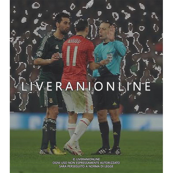 Ryan Giggs complains to Referee Cuneyt Cakir after Nani sending off Manchester United 2012/13 Manchester United V Real Madrid (1-2) 05/03/13 UEFA Champions League Round of 16-Second Leg Photo: Robin Parker Fotosports International AG ALDO LIVERANI S A S ONLY ITALY