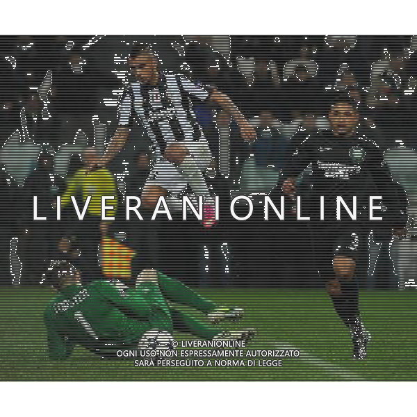 UEFA Champions League 2012/2013 Ottavi di Finale Ritorno Torino - 06.03.2013 Juventus-Celtic Nella Foto:l\'assist di vidal per il gol di quagliarella /Ph.Vitez-Ag. Aldo Liverani