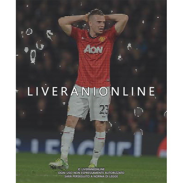 A Dejected Tom Cleverley after Real Madrid\'s 2nd goal Manchester United 2012/13 Manchester United V Real Madrid (1-2) (AGG 2-3) 05/03/13 UEFA Champions League Round of 16-Second Leg Photo: Robin Parker Fotosports International ©Photoshot/AGENZIA ALDO LIVERANI SAS-ITALY ONLY - EDITORIAL USE ONLY