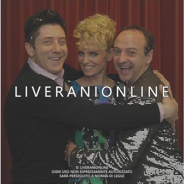 MILANO 12/3/2013 TEATRO NUOO P.zza SAN BABILA PRESENTAZIONE DELLO SPETTACOLO TEATRALE: \'A QUALCUNO PIACE CALDO\' NELLA FOTO JUSTINE MATTERA CON CHRISTIAN GINEPRO E PIETRO PIGNATELLI FOTO ROMANO/AG ALDONLIVERANI