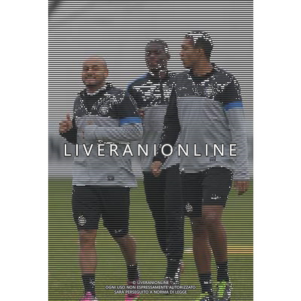 APPIANO GENTILE (CO) 13/3/2013 ALLENAMENTO DELL\' INTER PER LA PARTITA DI EUROPA LEAGUE CONTRO IL TOTTENHAM NELLA FOTO Cicero Moreira Jonathan con juan jesus FOTO ROMANO/AG ALDO LIVERANI